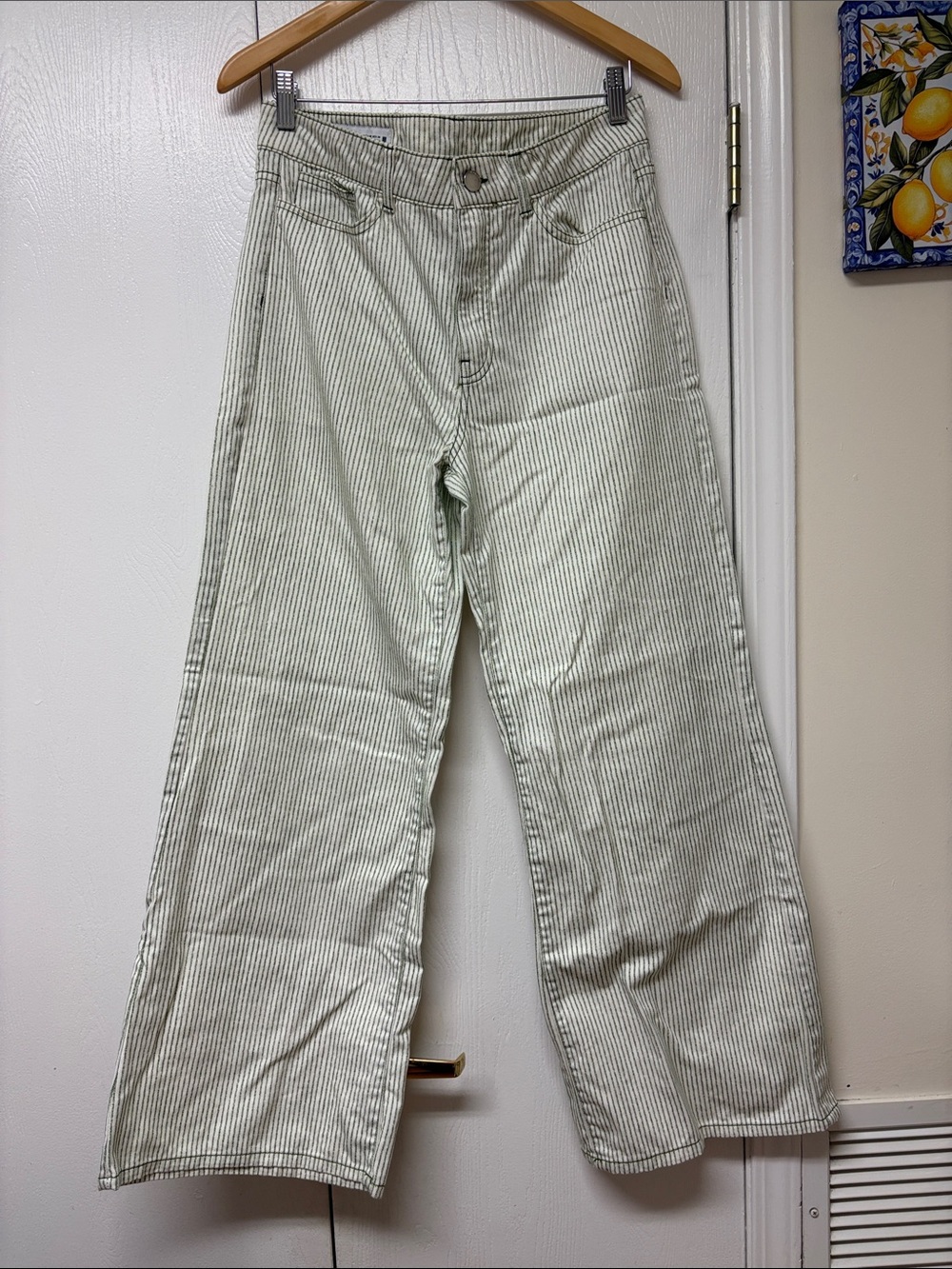 Zara Women's Light Green Striped Wide-Leg Jeans size 8